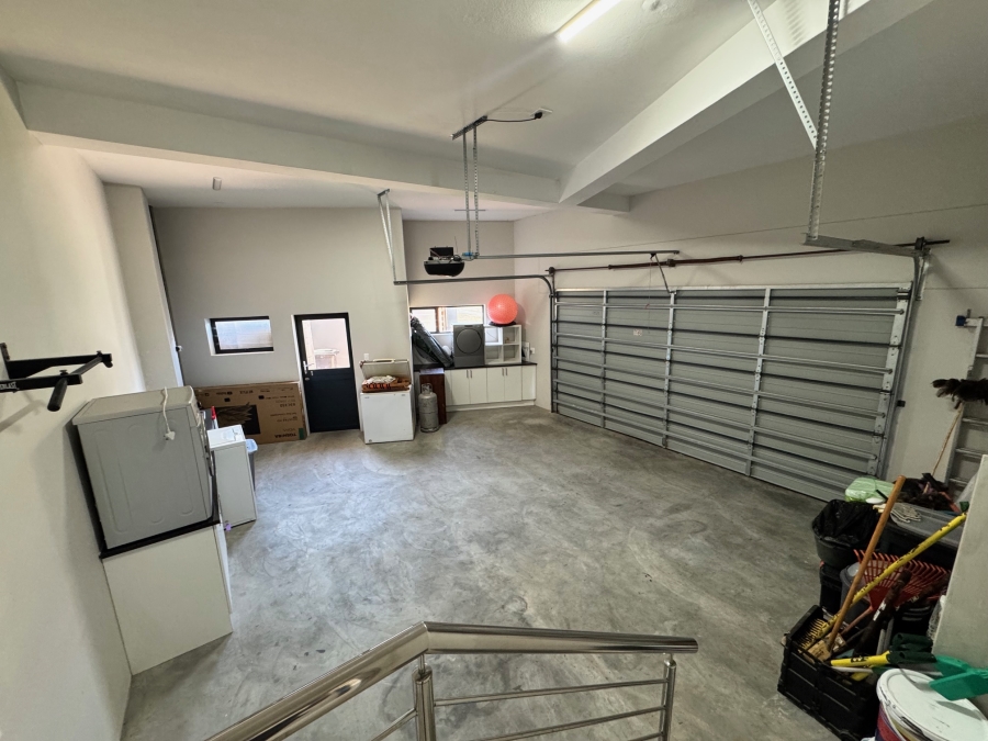 To Let 3 Bedroom Property for Rent in Stilbaai Oos Western Cape